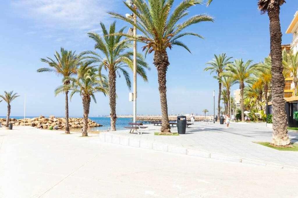 Apartamento Pink Maritimo Torrevieja Ngoại thất bức ảnh